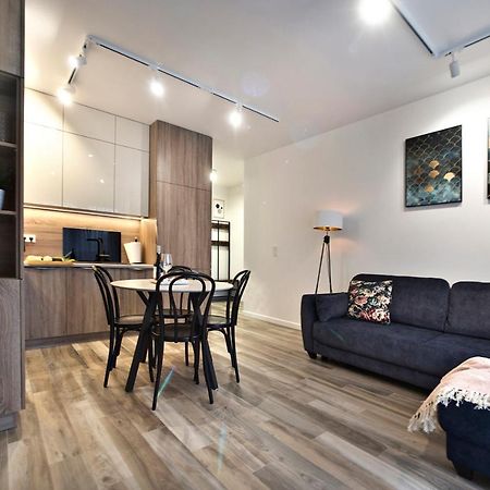 Goclaw P&O Serviced Apartments Varsóvia Exterior foto